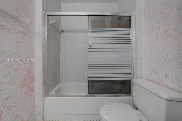 306 Cambridge Rd Unit 2-36, Hollywood, FL 33024 - full bathroom featuring toilet and enclosed tub / shower combo