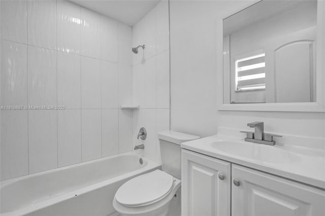 7204 NW 76th Dr, Tamarac, FL 33321 - full bath with vanity and  shower combination