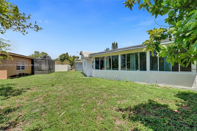 7204 NW 76th Dr, Tamarac, FL 33321 - view of green lawn