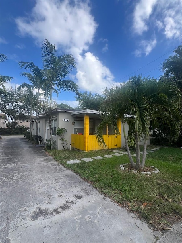915 N 19th Ave, Hollywood, FL 33020 - view of side of property featuring stucco siding