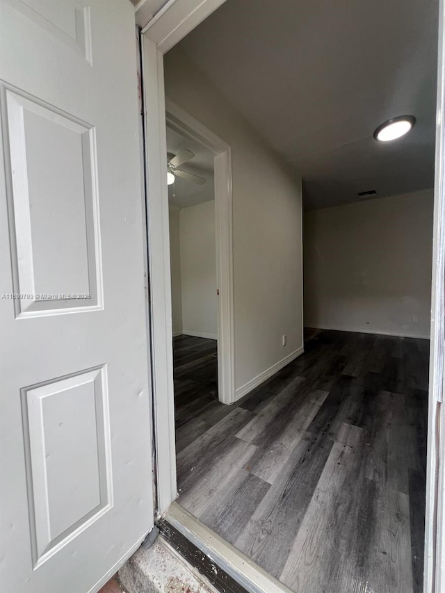 915 N 19th Ave, Hollywood, FL 33020 - empty room with wood finished floors, ceiling fan, and baseboards