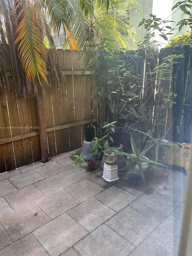 807 W Oakland Park Blvd Unit G1, Oakland Park, FL 33311 - view of patio