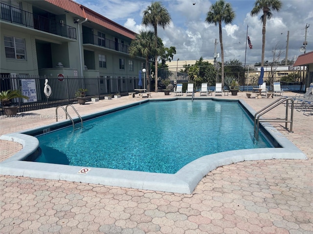 807 W Oakland Park Blvd Unit G1, Oakland Park, FL 33311 - community pool with a patio
