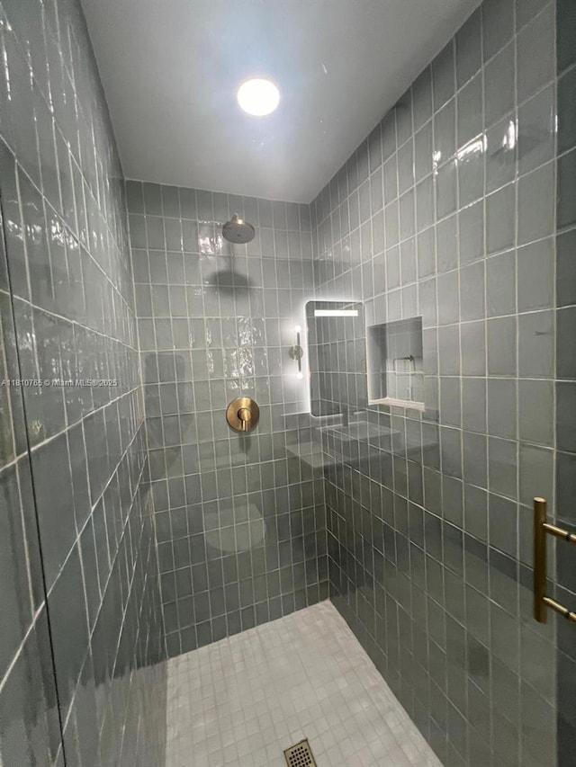 601 NE 1st Ave Unit 3205, Miami, FL 33132 - full bath with tiled shower