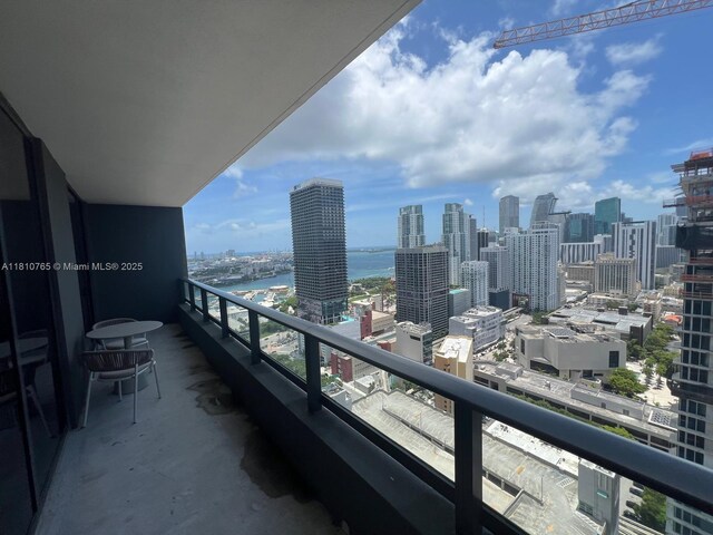 601 NE 1st Ave Unit 3205, Miami, FL 33132 - balcony featuring a view of skyline