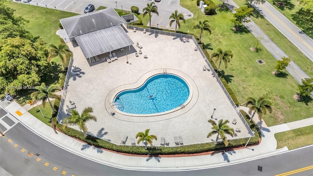 2002 Lyndhurst H Unit 2002, Deerfield Beach, FL 33442 - view of subject property featuring a pool area
