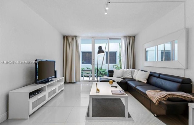 3901 S Ocean Dr Unit 1B, Hollywood, FL 33019 - view of living area