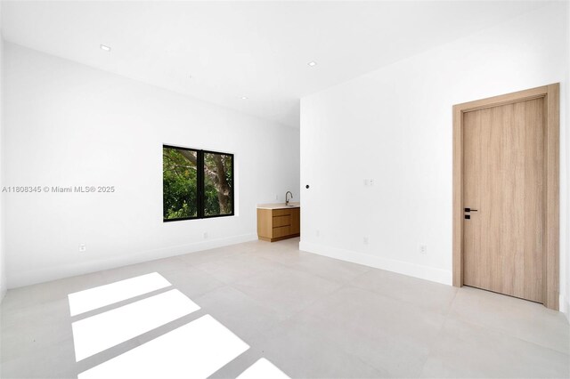 11001 SW 65th Ave, Pinecrest, FL 33156 - empty room featuring recessed lighting and baseboards