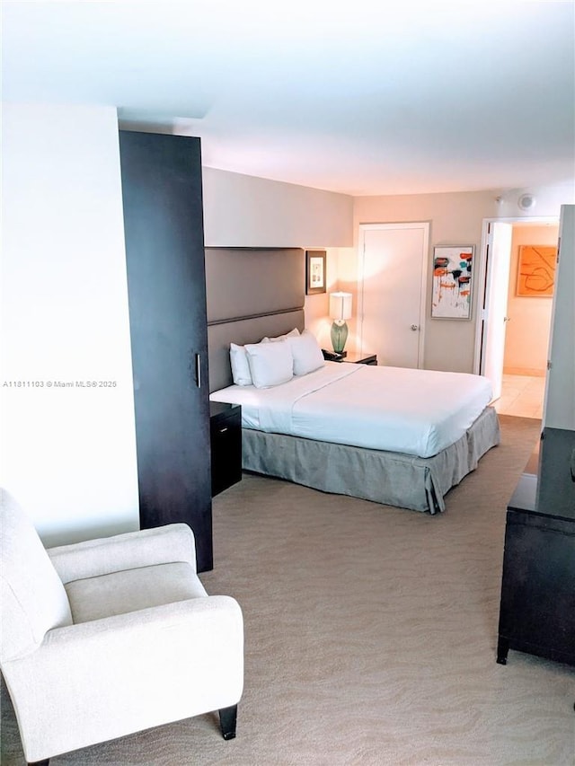 2670 E Sunrise Blvd Unit 523, Fort Lauderdale, FL 33304 - bedroom featuring light carpet
