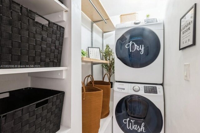 7625 SW 108th Ter, Pinecrest, FL 33156 - laundry area featuring stacked washer / drying machine