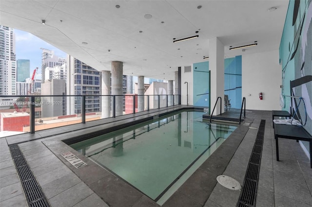 398 NE 5th St Unit 3803, Miami, FL 33132 - indoor pool featuring a view of city