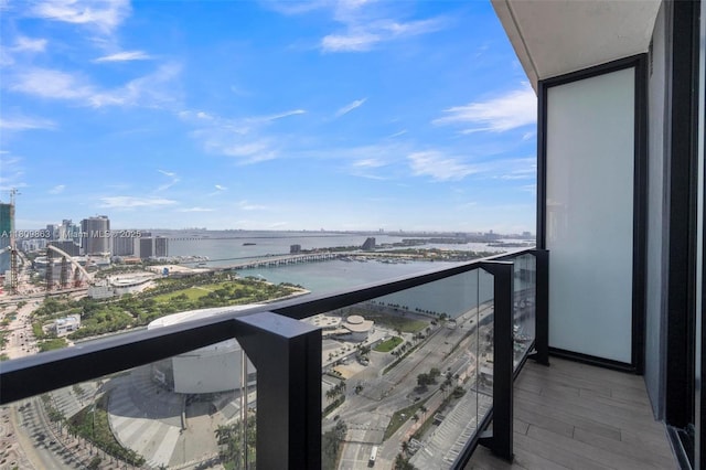 398 NE 5th St Unit 3503, Miami, FL 33132 - balcony featuring a city view and a water view