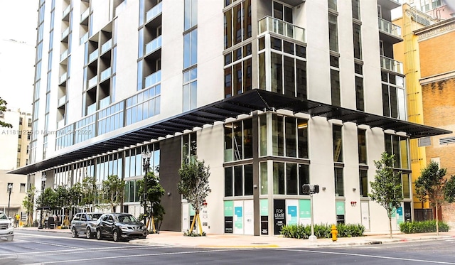 151 SE 1st St Unit 2204, Miami, FL 33131 - view of apartment building / complex