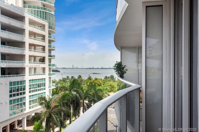 488 NE 18th St Unit 501, Miami, FL 33132 - balcony featuring a water view