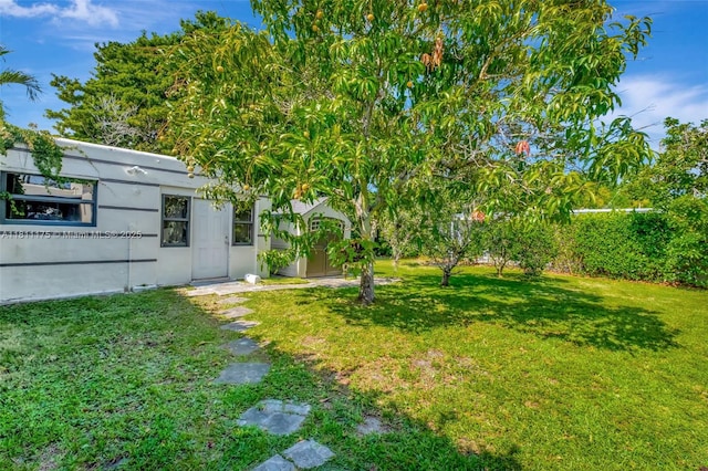 2763 NW 3rd St, Miami, FL 33125 - view of grassy yard