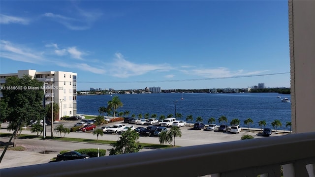2905 Point E Dr Unit L402, Aventura, FL 33160 - water view