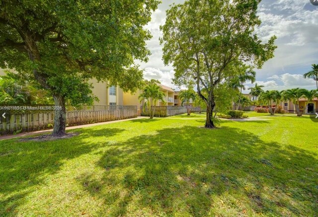 5122 NW 79th Ave Unit 301, Doral, FL 33166 - view of yard