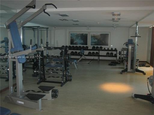 325 S Biscayne Blvd Unit 14, Miami, FL 33131 - view of workout area