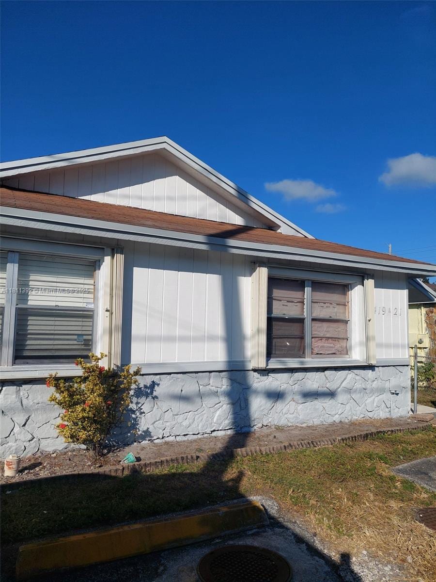 2419-2421 Johnson St, Hollywood, FL 33020 - view of side of home