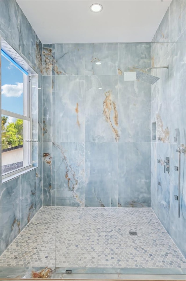 2001 SW 23rd Ave, Fort Lauderdale, FL 33312 - full bath with tiled shower and recessed lighting
