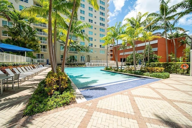 2000 N Bayshore Dr Unit 401, Miami, FL 33137 - view of community pool