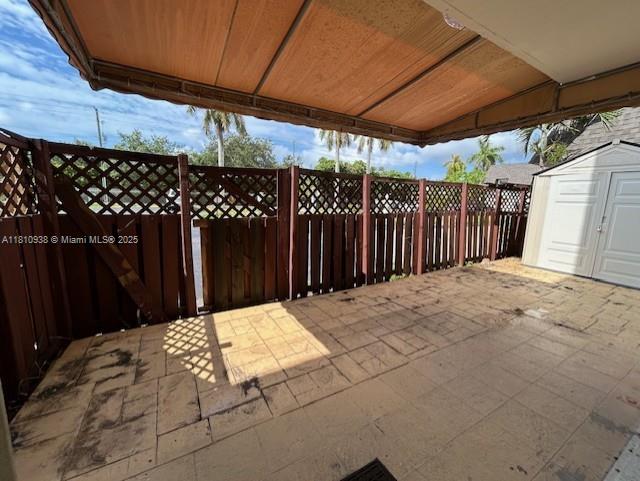 8475 SW 94th St Unit 116E, Miami, FL 33156 - view of patio / terrace