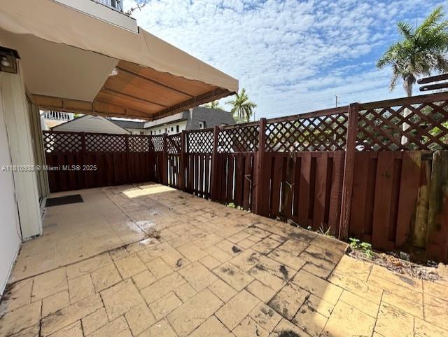 8475 SW 94th St Unit 116E, Miami, FL 33156 - view of patio / terrace