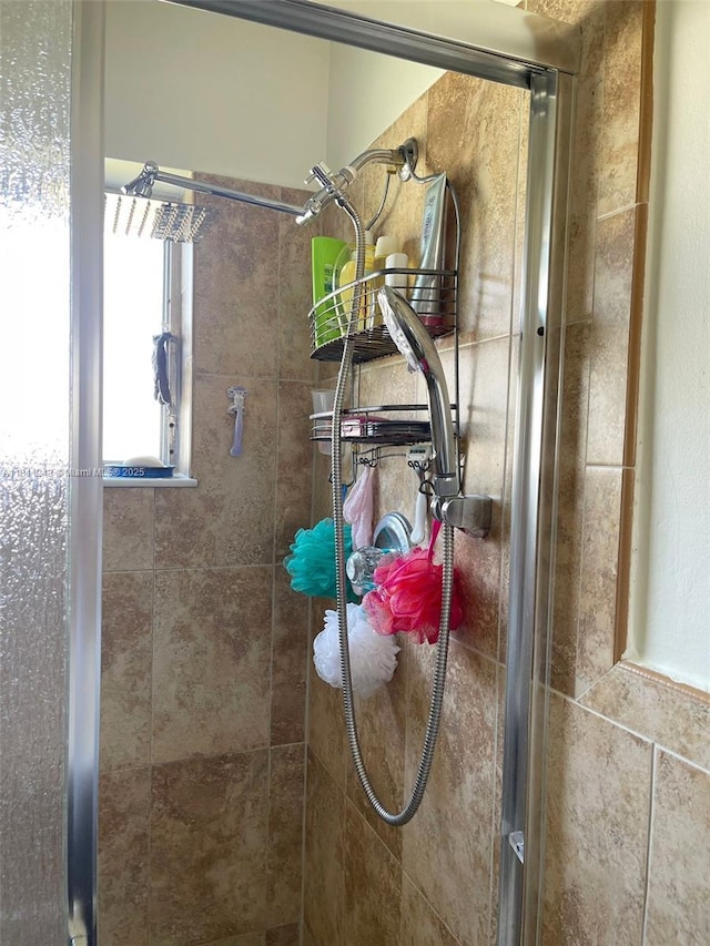 4752 SW 127th Ct, Miami, FL 33175 - full bath featuring a stall shower