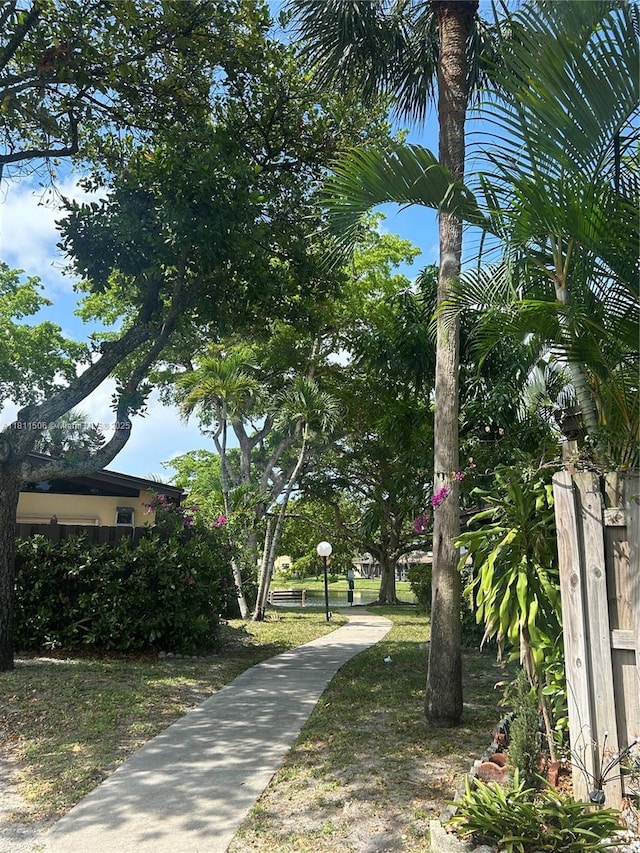 322 Briarwood Cir Unit 1-17, Hollywood, FL 33024 - view of property's community