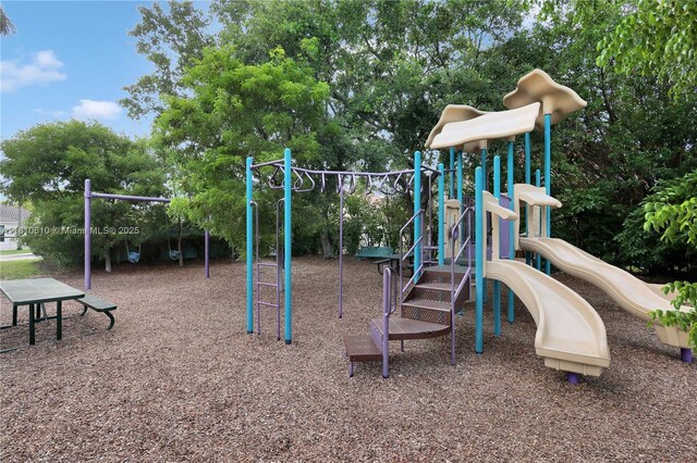 16222 NW 17th Ct, Pembroke Pines, FL 33028 - view of communal playground
