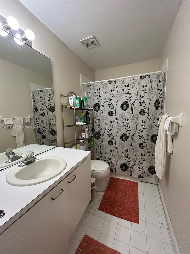 11920 SW 20th St, Miramar, FL 33025 - full bath with vanity, toilet, tile patterned floors, and curtained shower