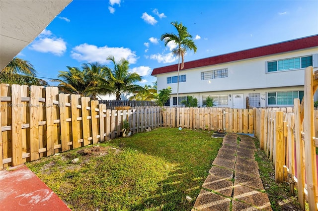 1461 NE 150th St Unit 103, Miami, FL 33161 - view of yard
