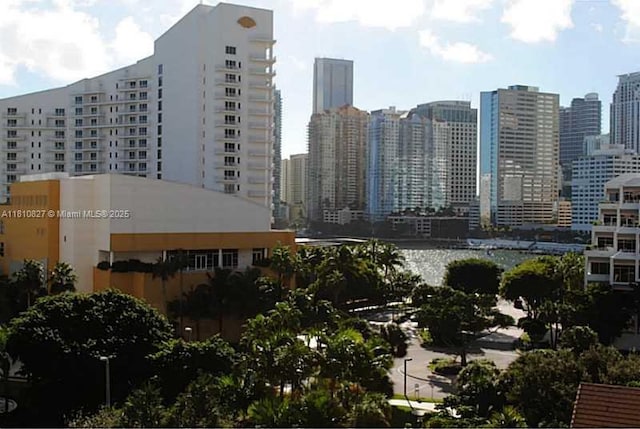 520 Brickell Key Dr Unit A811, Miami, FL 33131 - view of city skyline