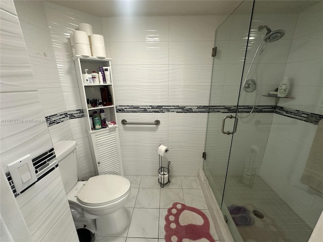 13700 SW 14th St Unit 412D, Pembroke Pines, FL 33027 - full bath with toilet, a stall shower, and tile walls