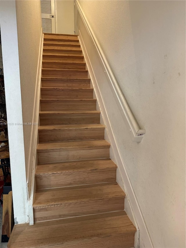 495 NE 5th Way, Florida City, FL 33034 - view of staircase