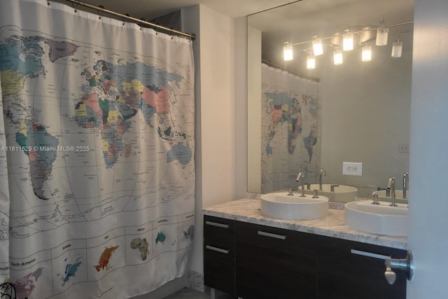 244 Biscayne Blvd Unit 644, Miami, FL 33132 - full bath featuring double vanity and curtained shower