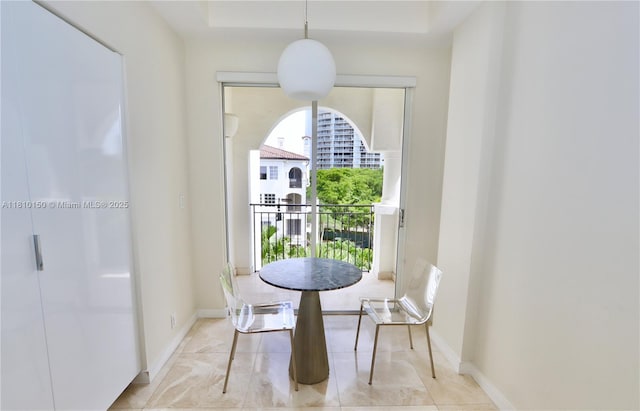 3900 Island Bl Ph 2, Aventura, FL 33160 - dining area featuring baseboards