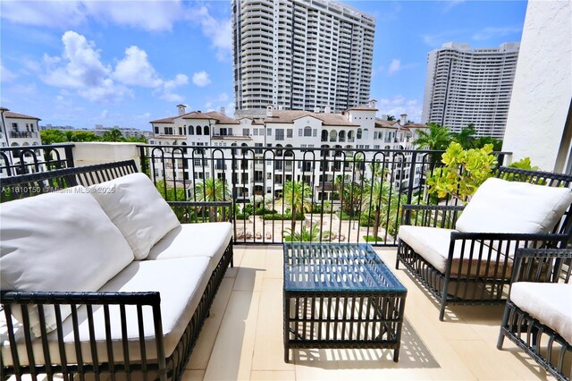 3900 Island Bl Ph 2, Aventura, FL 33160 - balcony with an outdoor living space