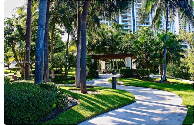 3900 Island Bl Ph 2, Aventura, FL 33160 - view of property's community featuring a yard