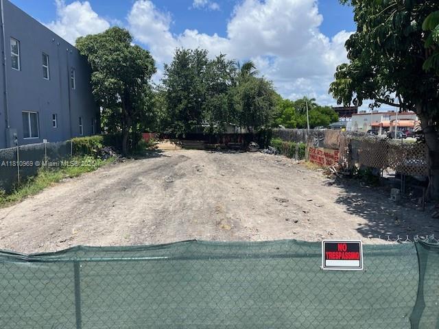 1976 NW 25th Ave, Miami, FL 33125 - photo 2