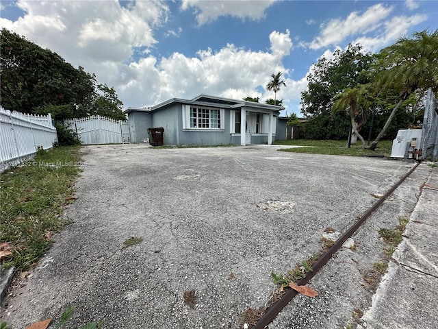 315 W 44th St, Hialeah, FL 33012 - ranch-style home featuring stucco siding and driveway