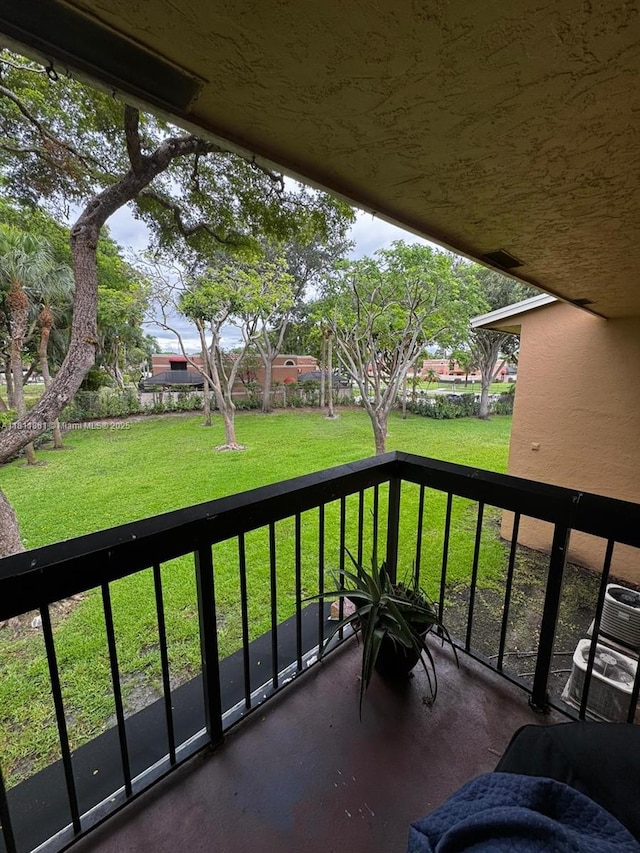 6023 10th Ave N Unit 215, Green Acres, FL 33463 - view of balcony