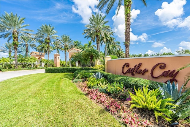 19347 SW 79th Pl, Cutler Bay, FL 33157 - community / neighborhood sign with a yard
