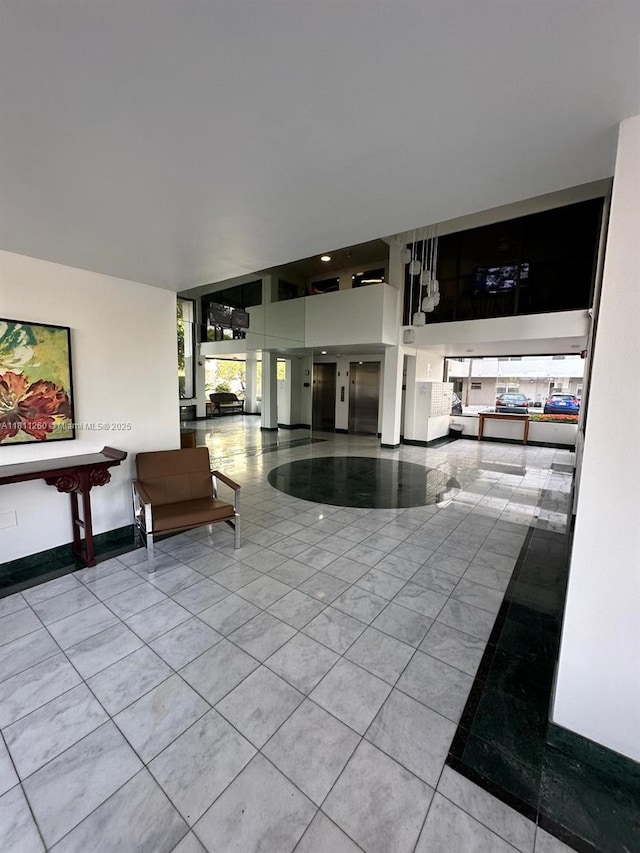 4000 NE 169th St Unit 405, North Miami Beach, FL 33160 - view of lobby