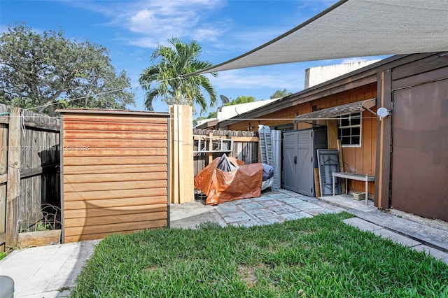 2001 Seagrape Ave, Pembroke Pines, FL 33026 - view of yard