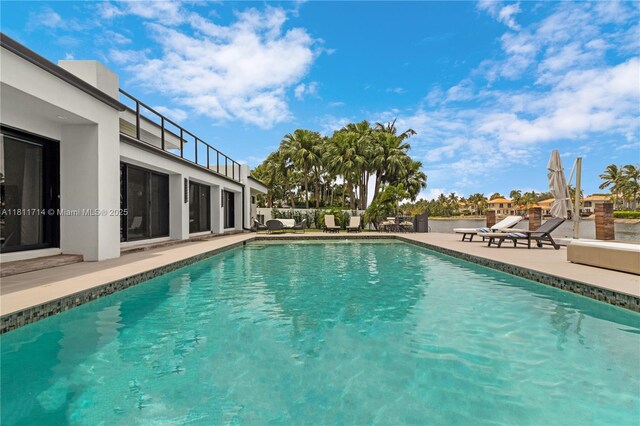 1601 Diplomat Pkwy, Hollywood, FL 33019 - swimming pool with a patio area