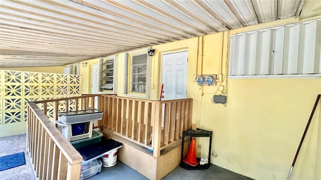 580 NE 139th St, North Miami, FL 33161 - entrance to property with a porch