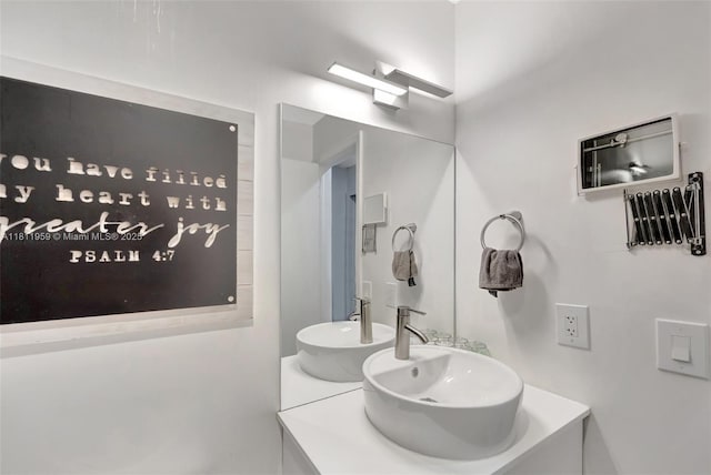 5651 SW 139th Pl, Miami, FL 33183 - bathroom featuring double vanity