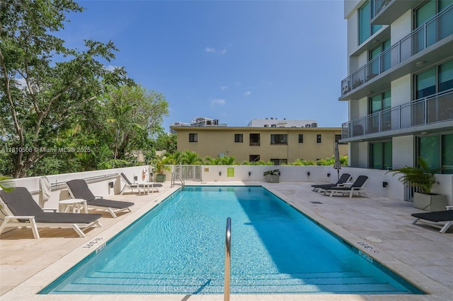 3001 SW 27th Ave Unit 201, Miami, FL 33133 - community pool with a patio area
