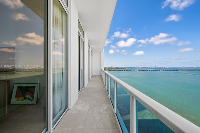 725 NE 22nd St Unit Ph3C, Miami, FL 33137 - balcony with a water view